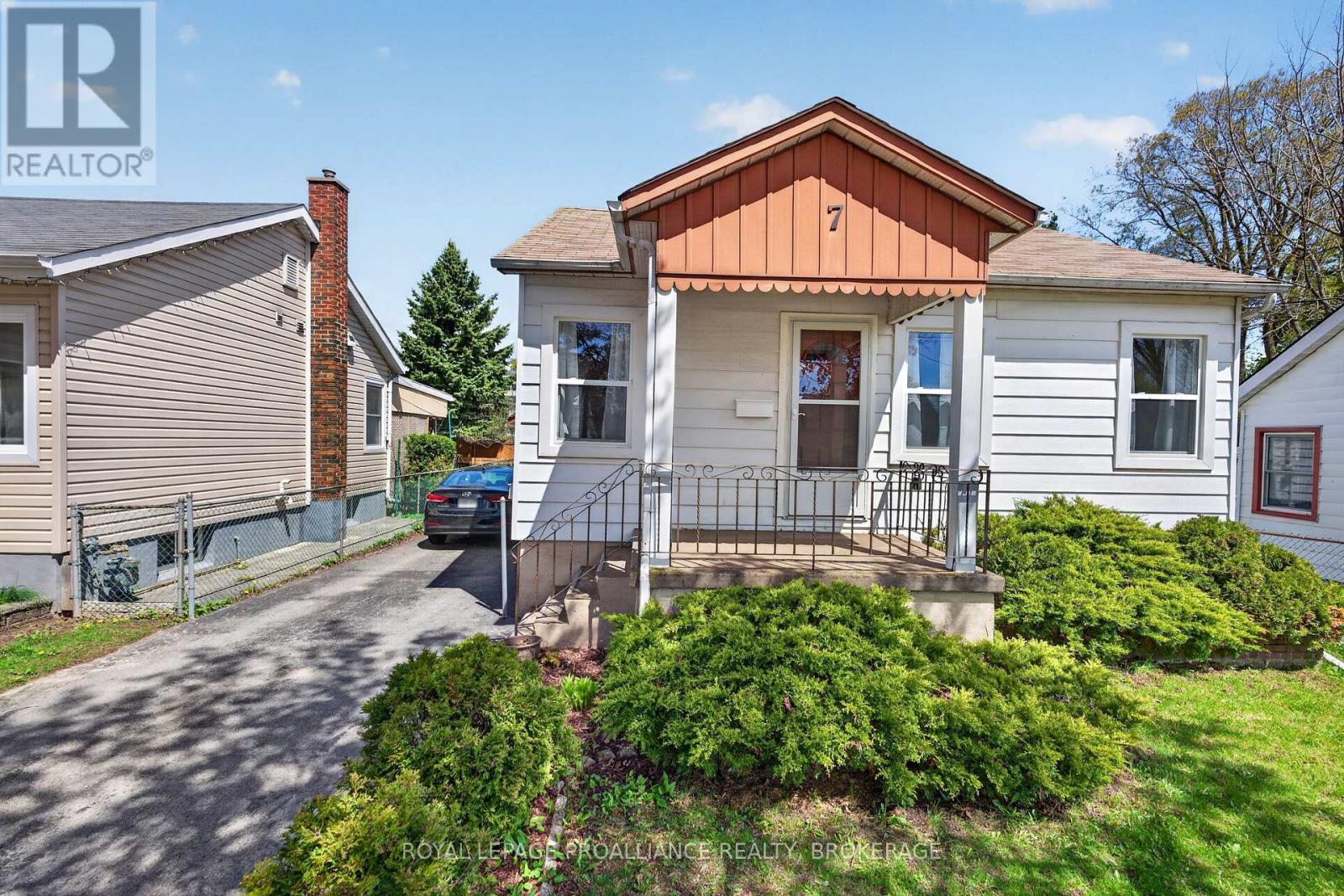 7 Dunkirk Avenue, Kingston, Ontario  K7K 2H3 - Photo 1 - X12848224