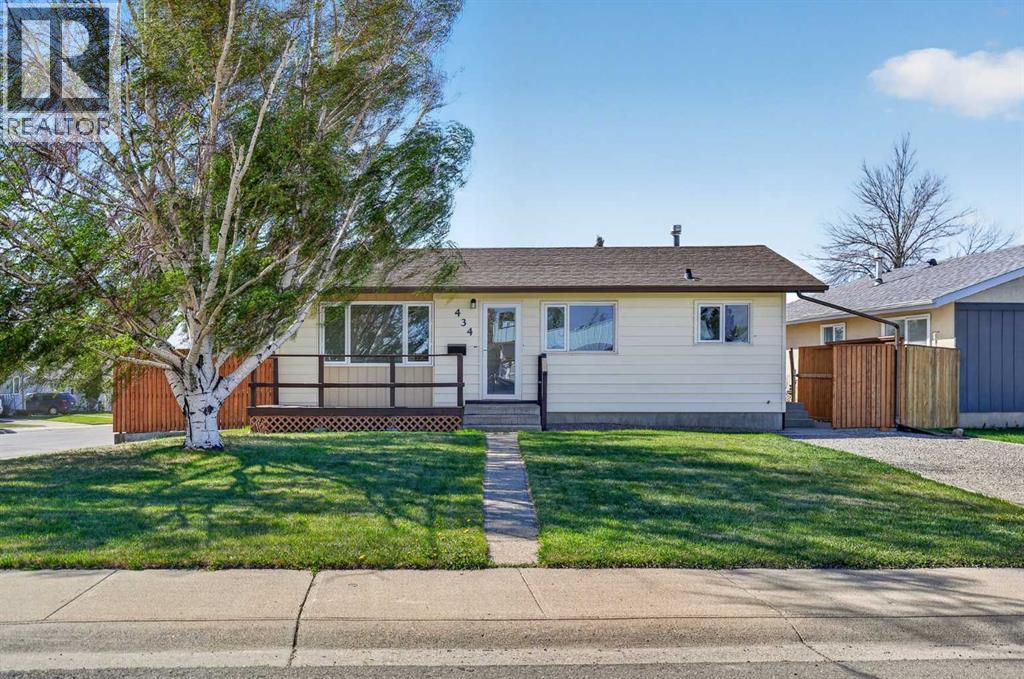 434 12 Avenue N, Lethbridge, Alberta  T1H 1P3 - Photo 1 - A2311430