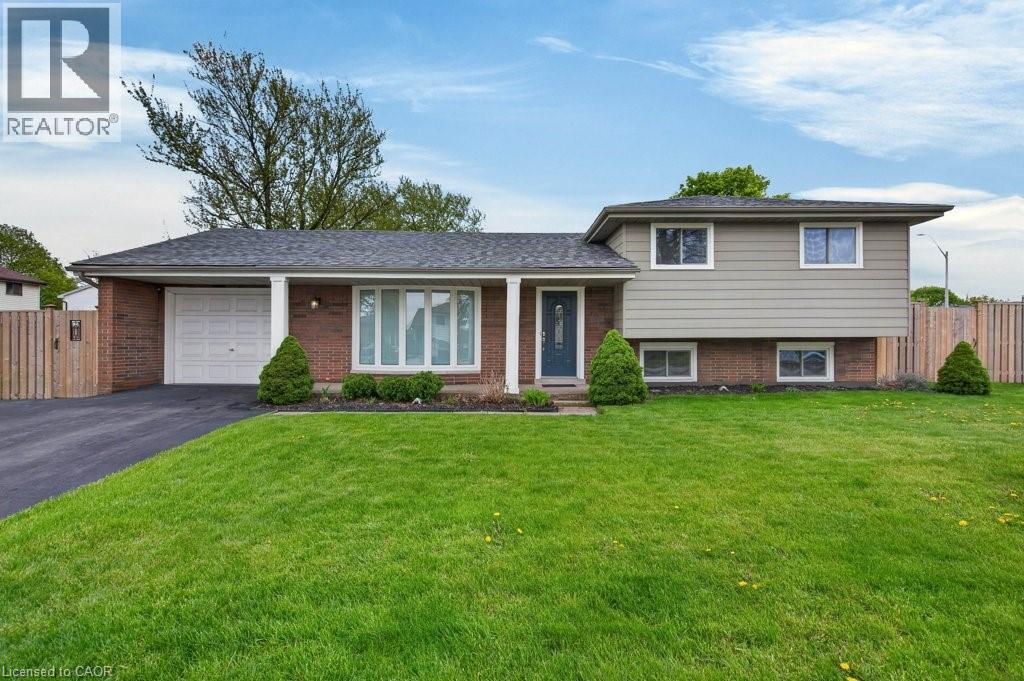 4 CAMELOT Drive, Hamilton, Ontario