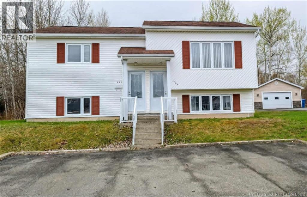 925-927 Victoria Avenue, Bathurst, New Brunswick  E2A 3K1 - Photo 1 - NB135798