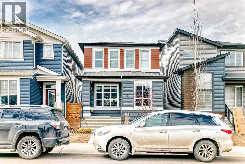 19 Rowley Common NW, Calgary, Alberta  T3L 0G4 - Photo 2 - A2303482