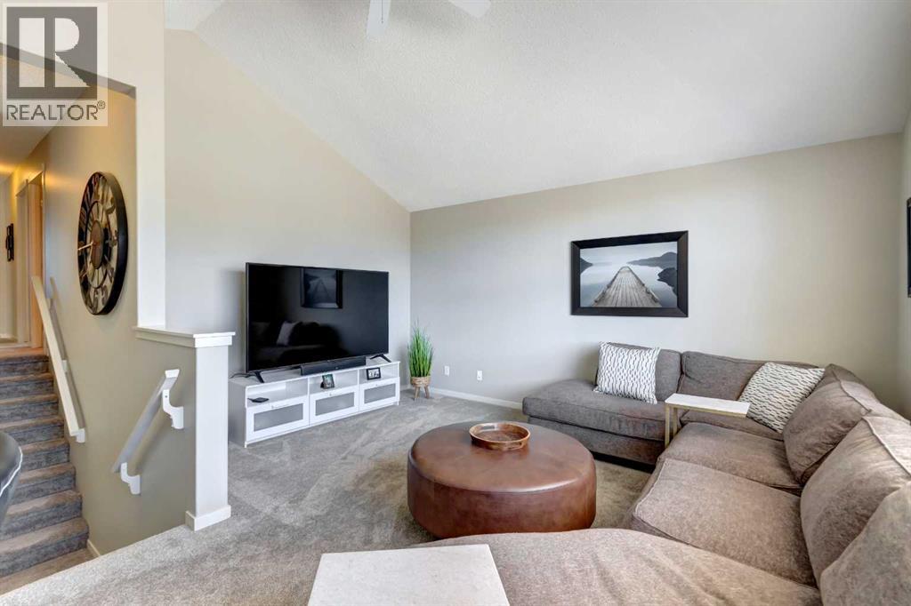 143 Cougarstone Court SW, Calgary, Alberta  T3H 5R4 - Photo 14 - A2308494