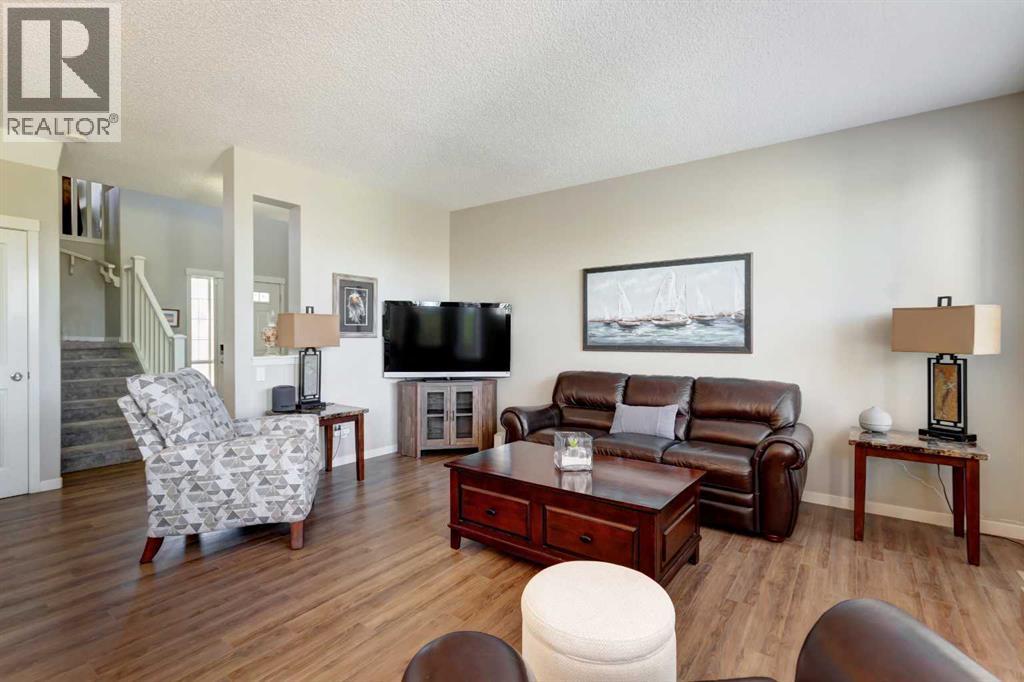 143 Cougarstone Court SW, Calgary, Alberta  T3H 5R4 - Photo 11 - A2308494