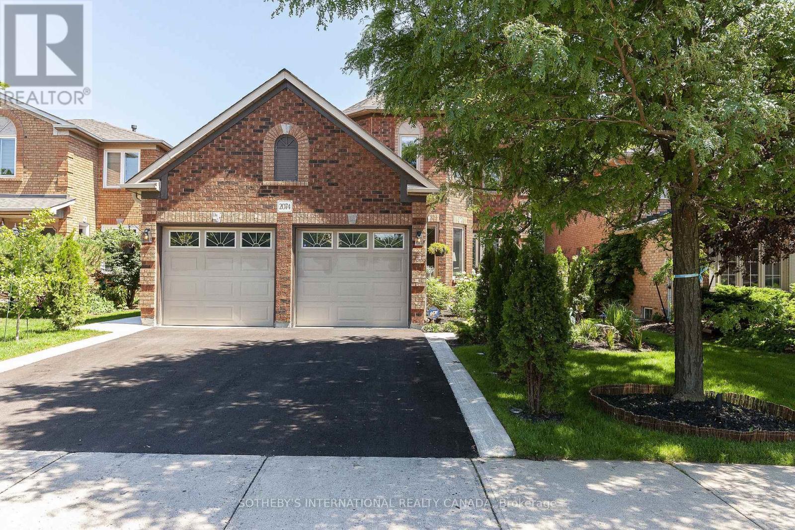 2074 Brays Lane, Oakville, Ontario  L6M 2S6 - Photo 1 - W13139014