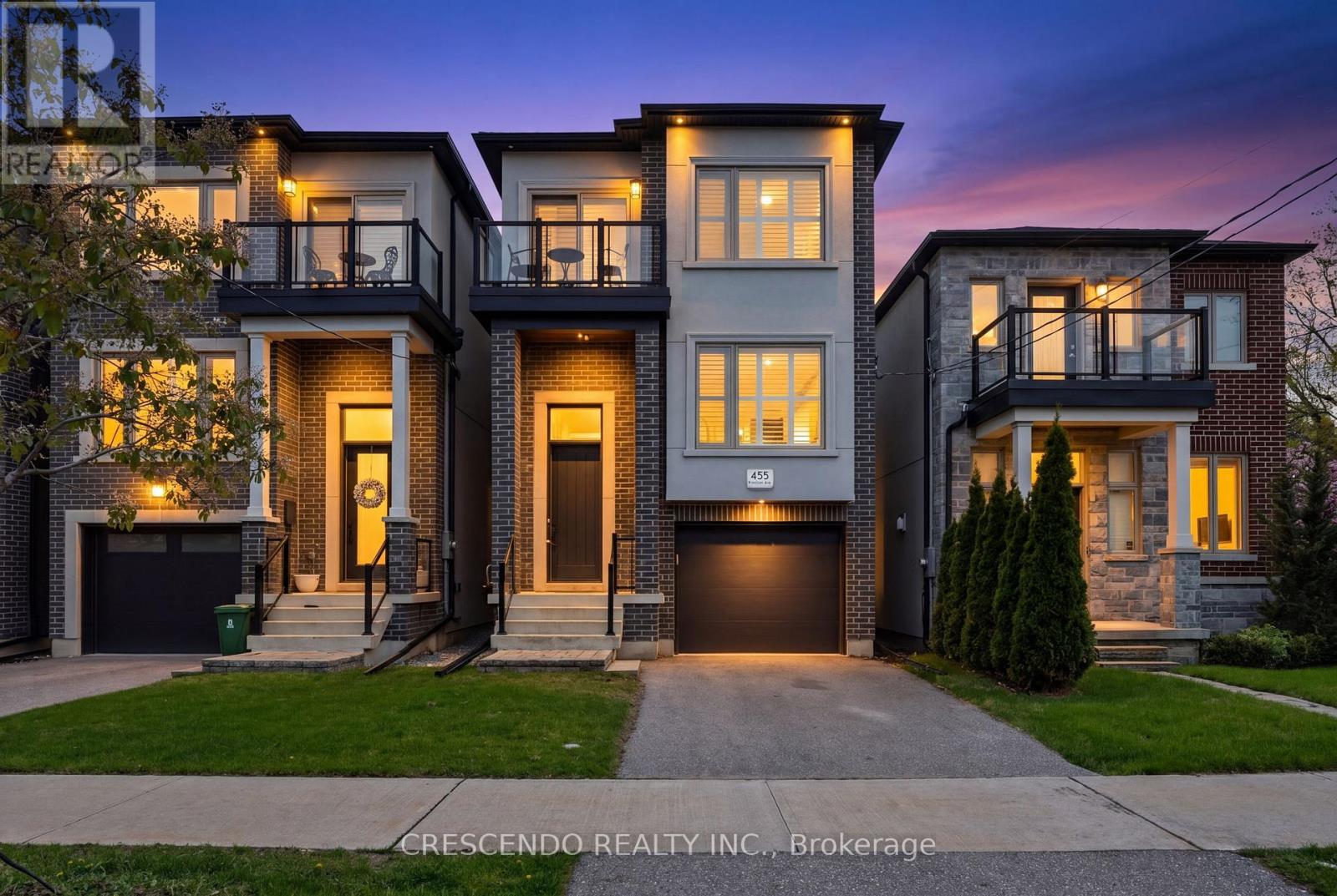 455 RIMILTON AVENUE, Toronto, Ontario