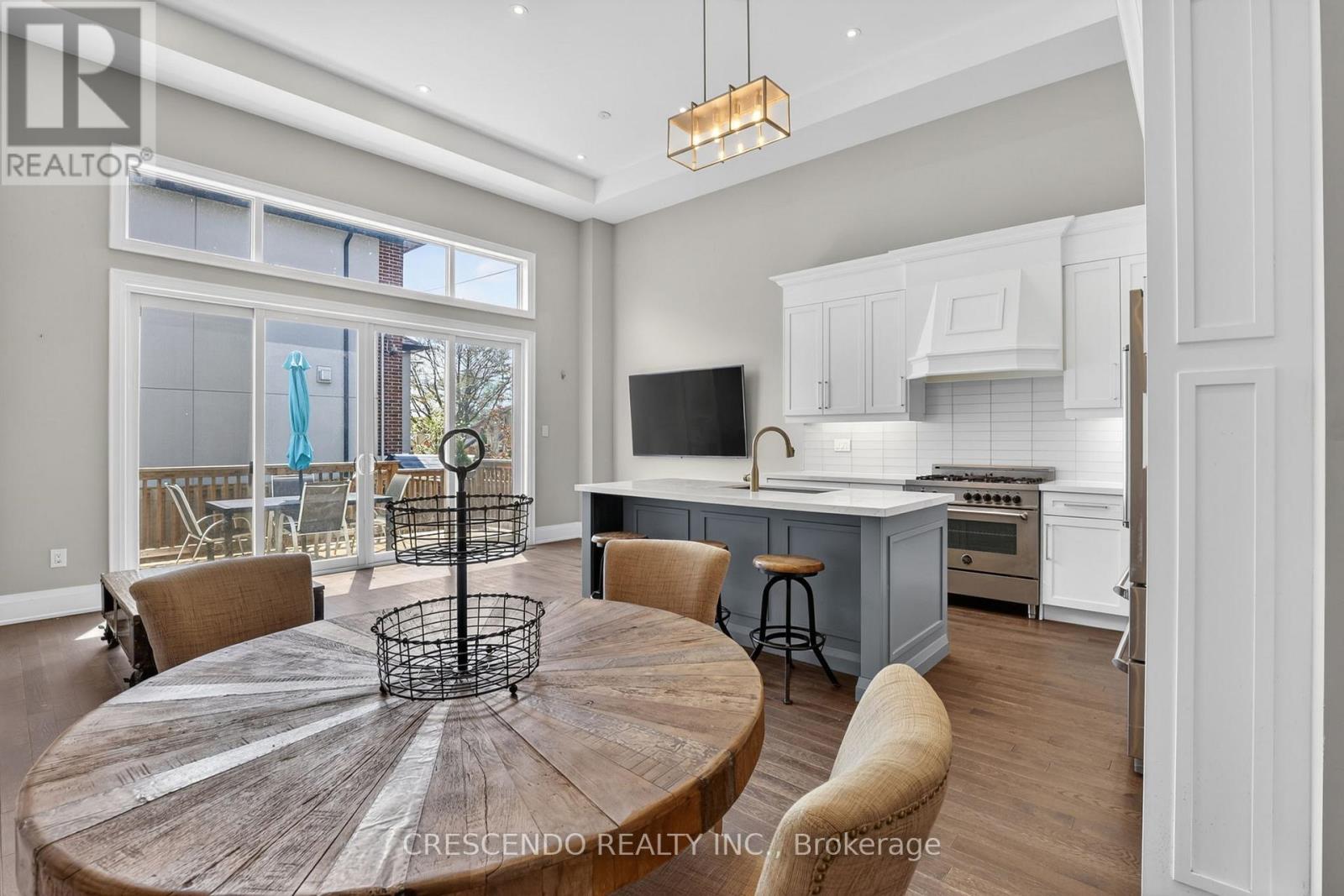 455 Rimilton Avenue, Toronto, Ontario  M8W 2G7 - Photo 11 - W13139024