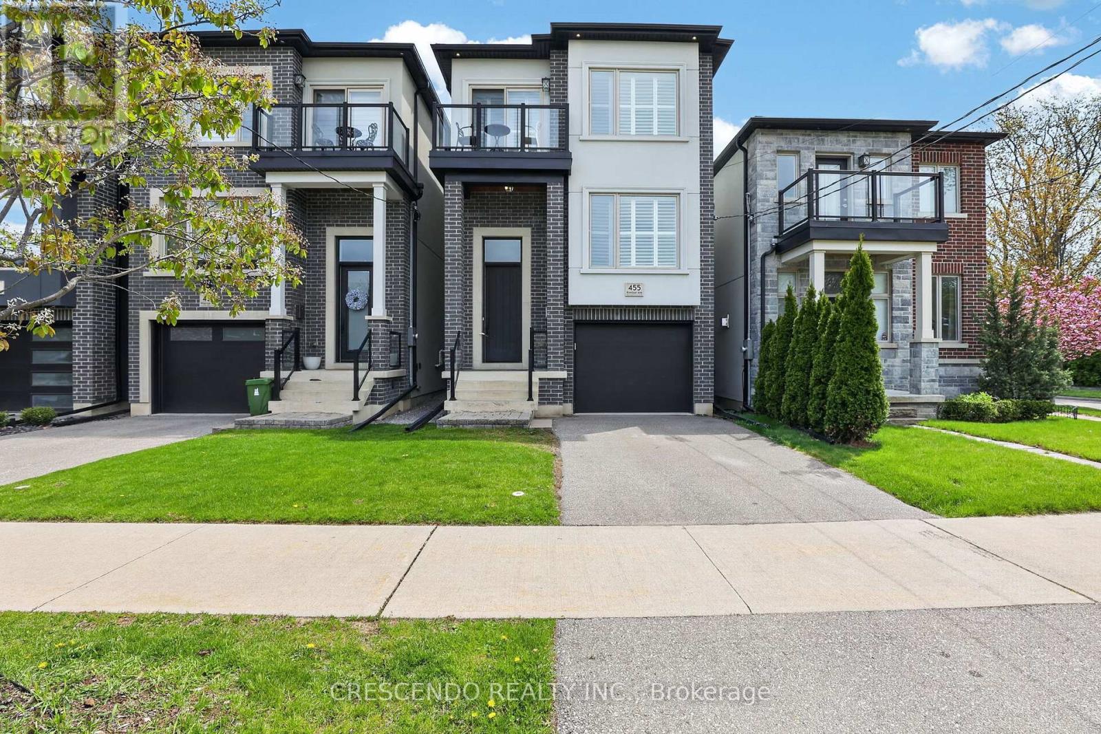 455 Rimilton Avenue, Toronto, Ontario  M8W 2G7 - Photo 2 - W13139024
