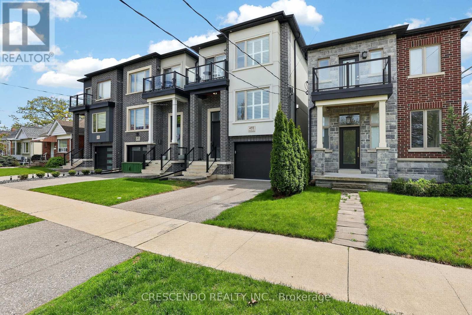 455 Rimilton Avenue, Toronto, Ontario  M8W 2G7 - Photo 3 - W13139024