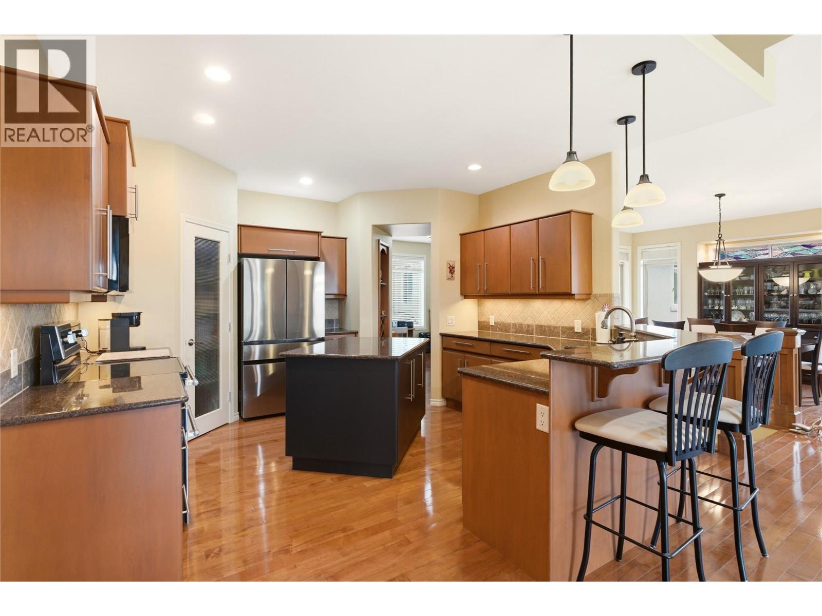 2213 Waddington Court Unit# 20, Kelowna, British Columbia  V1V 2M8 - Photo 2 - 10387703
