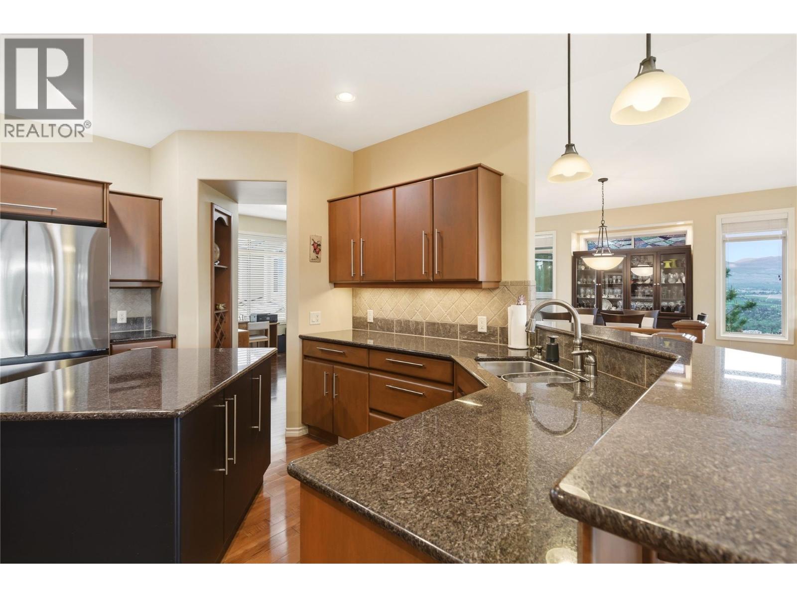 2213 Waddington Court Unit# 20, Kelowna, British Columbia  V1V 2M8 - Photo 3 - 10387703
