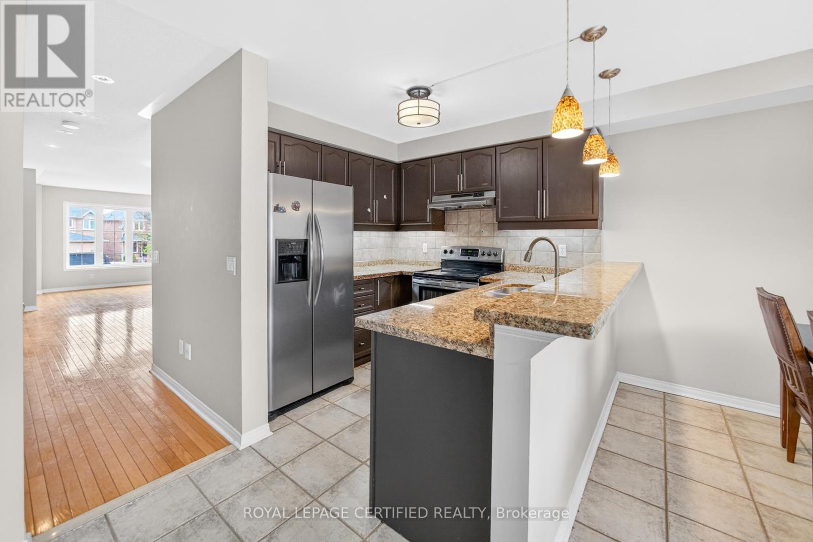 876 Scollard Court, Mississauga, Ontario  L5V 2R5 - Photo 15 - W12957508