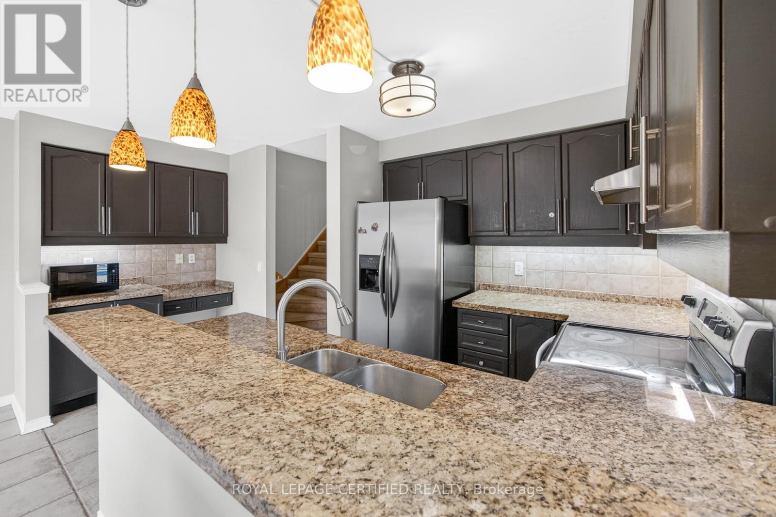 876 Scollard Court, Mississauga, Ontario  L5V 2R5 - Photo 17 - W12957508