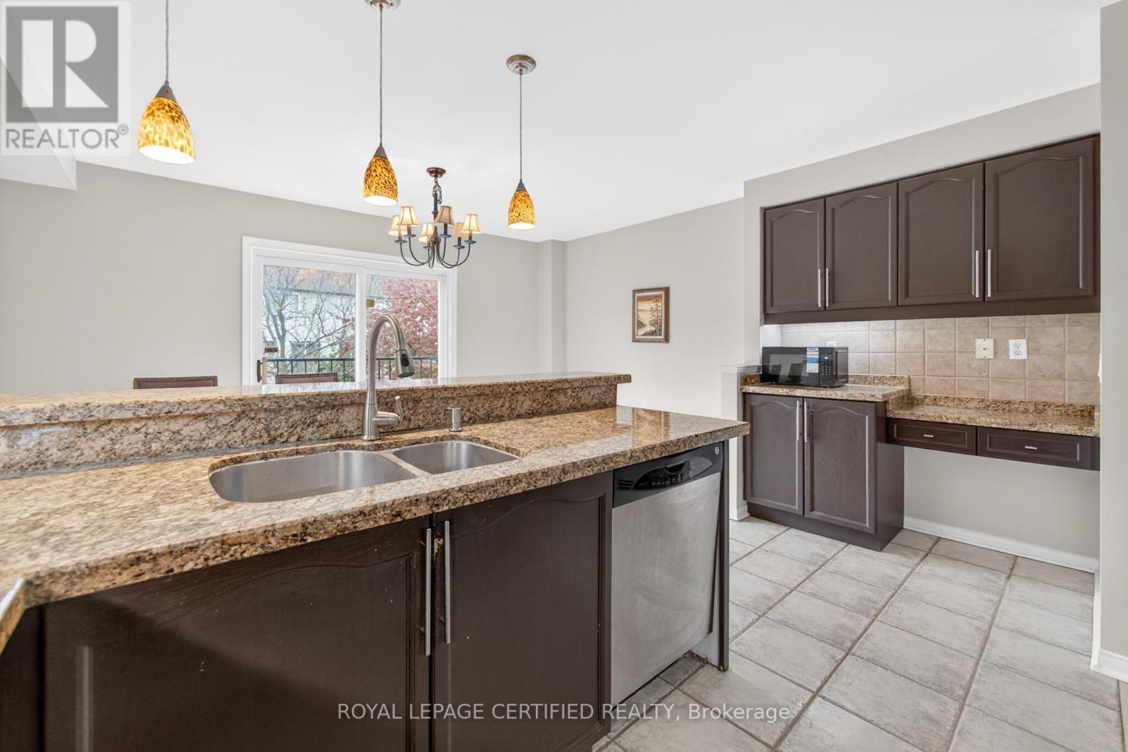 876 Scollard Court, Mississauga, Ontario  L5V 2R5 - Photo 18 - W12957508