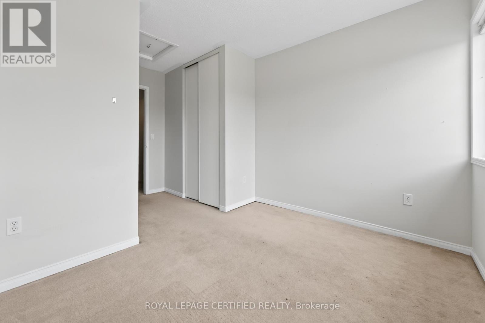 876 Scollard Court, Mississauga, Ontario  L5V 2R5 - Photo 33 - W12957508