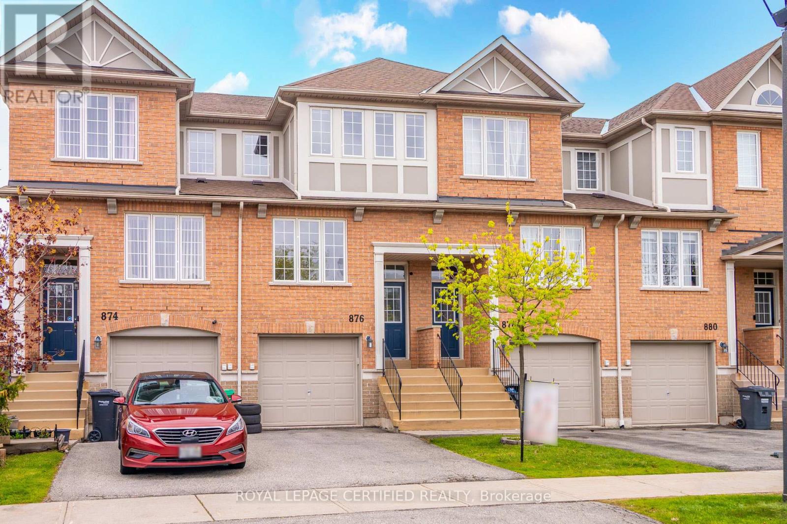 876 Scollard Court, Mississauga, Ontario  L5V 2R5 - Photo 4 - W12957508
