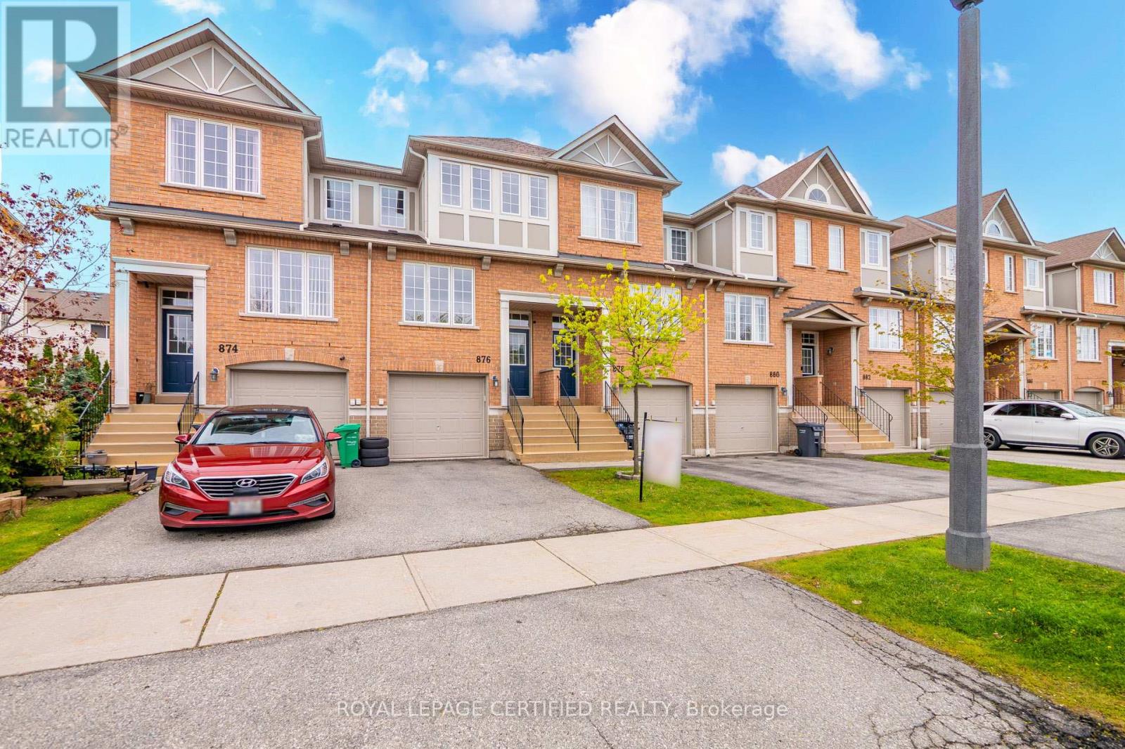 876 Scollard Court, Mississauga, Ontario  L5V 2R5 - Photo 5 - W12957508
