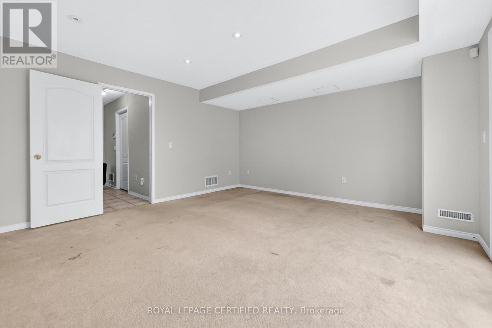 876 Scollard Court, Mississauga, Ontario  L5V 2R5 - Photo 43 - W12957508