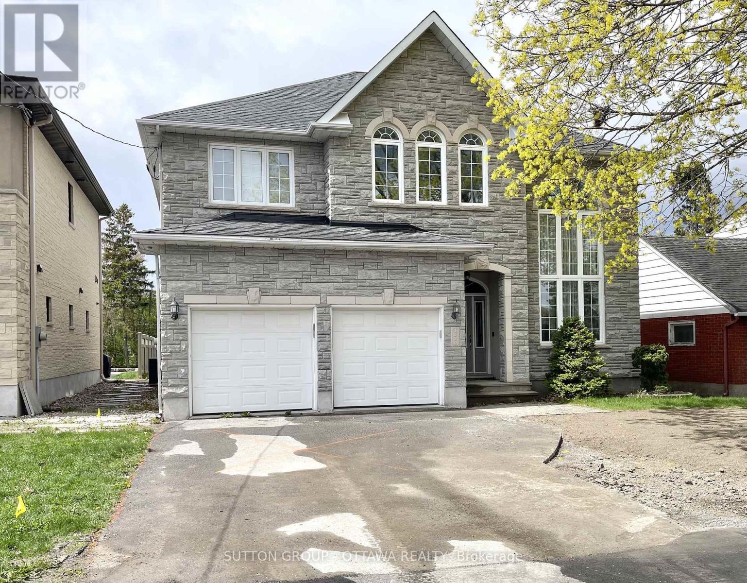 1520 ARNHEM STREET, Ottawa, Ontario