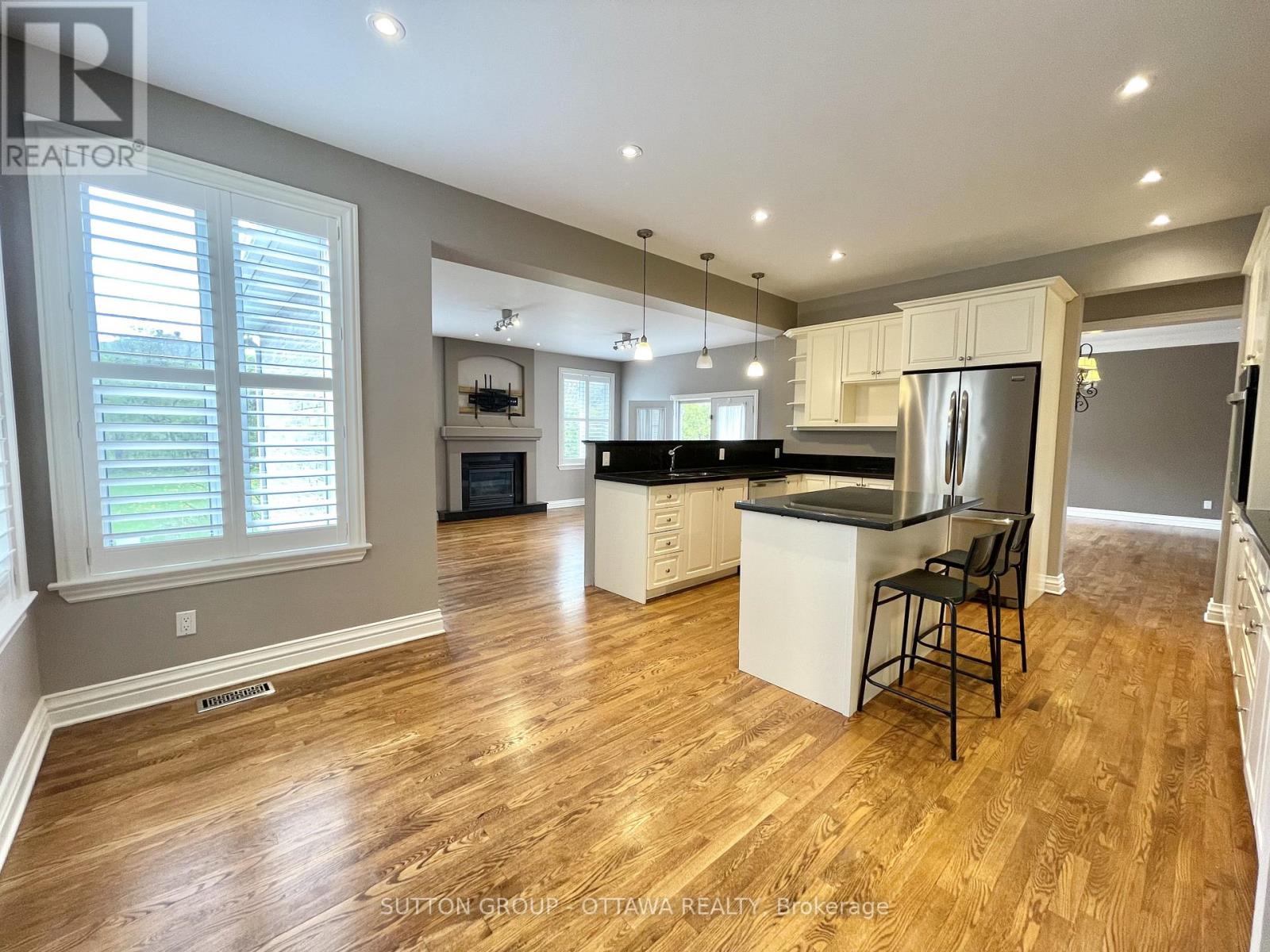 1520 Arnhem Street, Ottawa, Ontario  K2C 1V1 - Photo 2 - X13139026
