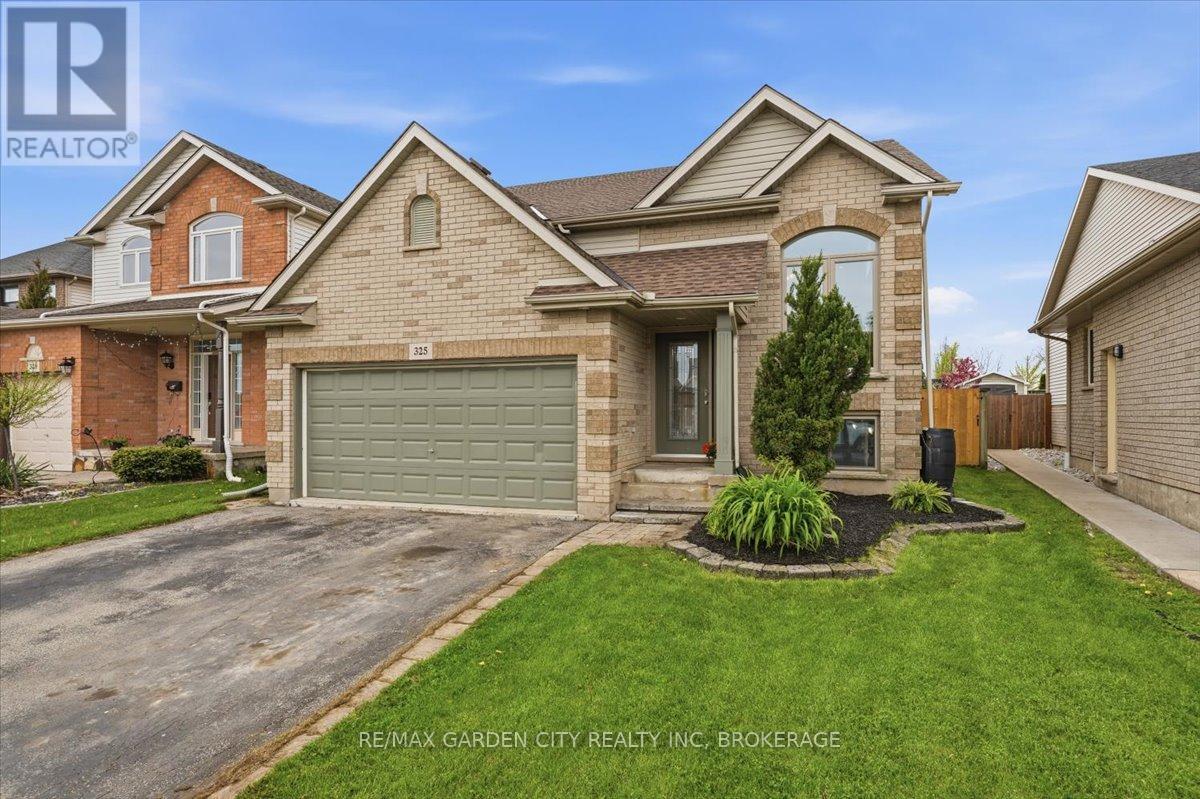 325 WINTERBERRY BOULEVARD, Thorold, Ontario