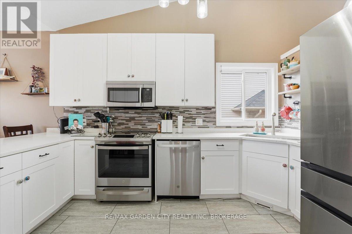 325 Winterberry Boulevard, Thorold, Ontario  L2V 5E6 - Photo 10 - X13139082