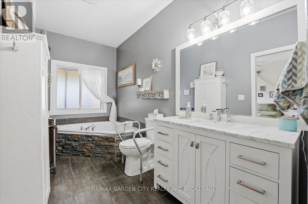 325 Winterberry Boulevard, Thorold, Ontario  L2V 5E6 - Photo 20 - X13139082