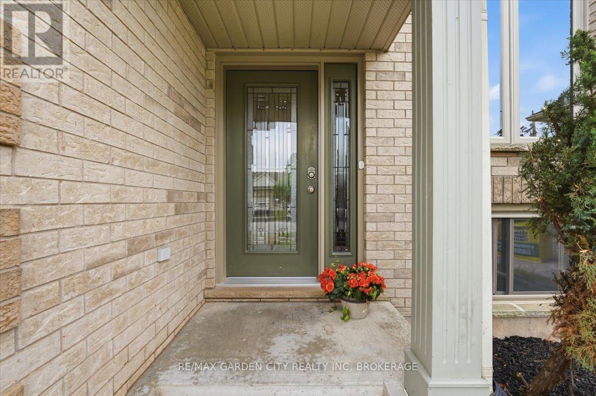 325 Winterberry Boulevard, Thorold, Ontario  L2V 5E6 - Photo 3 - X13139082
