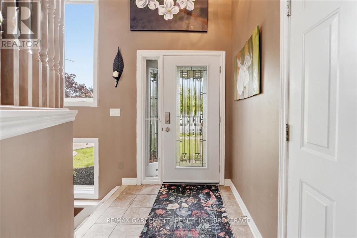 325 Winterberry Boulevard, Thorold, Ontario  L2V 5E6 - Photo 4 - X13139082