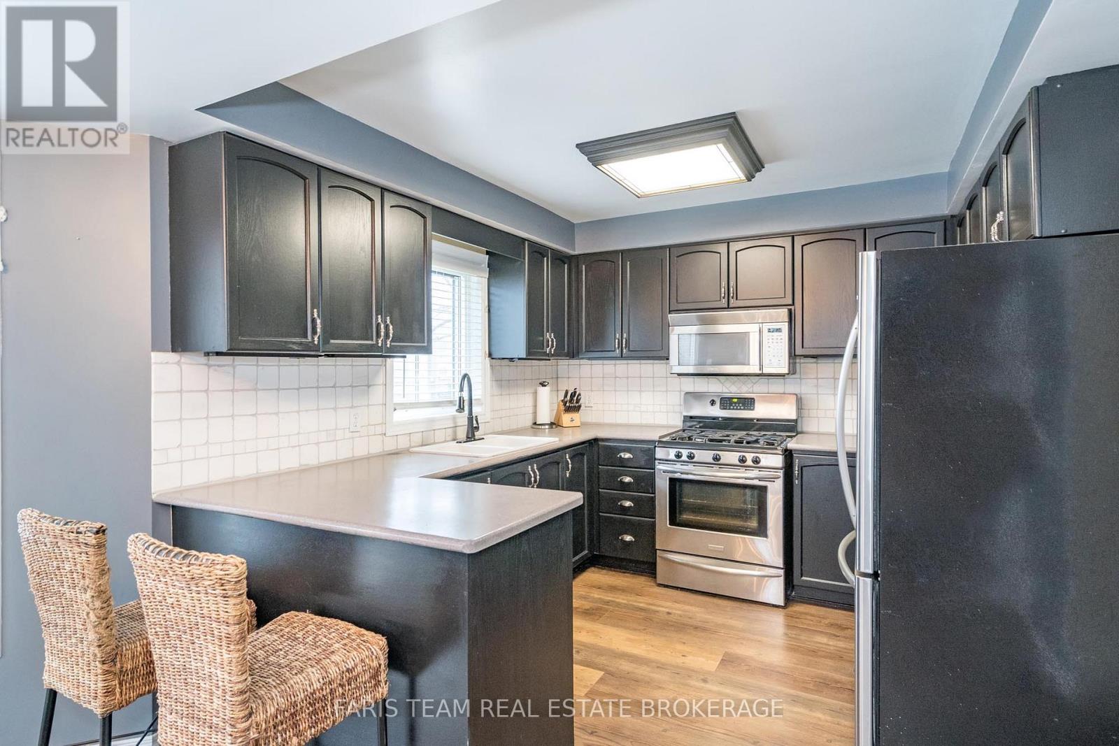 31 Etherington Crescent, Barrie (West Bayfield), Ontario  L4N 7T2 - Photo 6 - S13139044