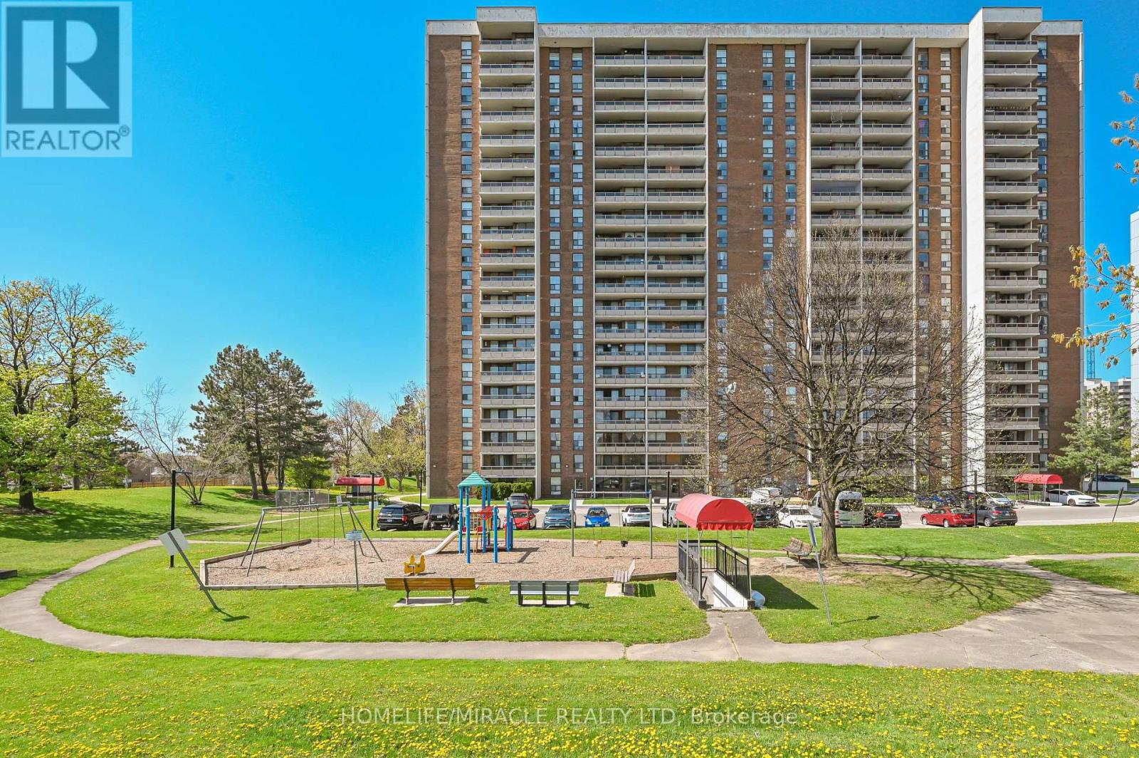 602 - 4 Kings Cross Road, Brampton, Ontario  L6T 3X8 - Photo 3 - W13139030