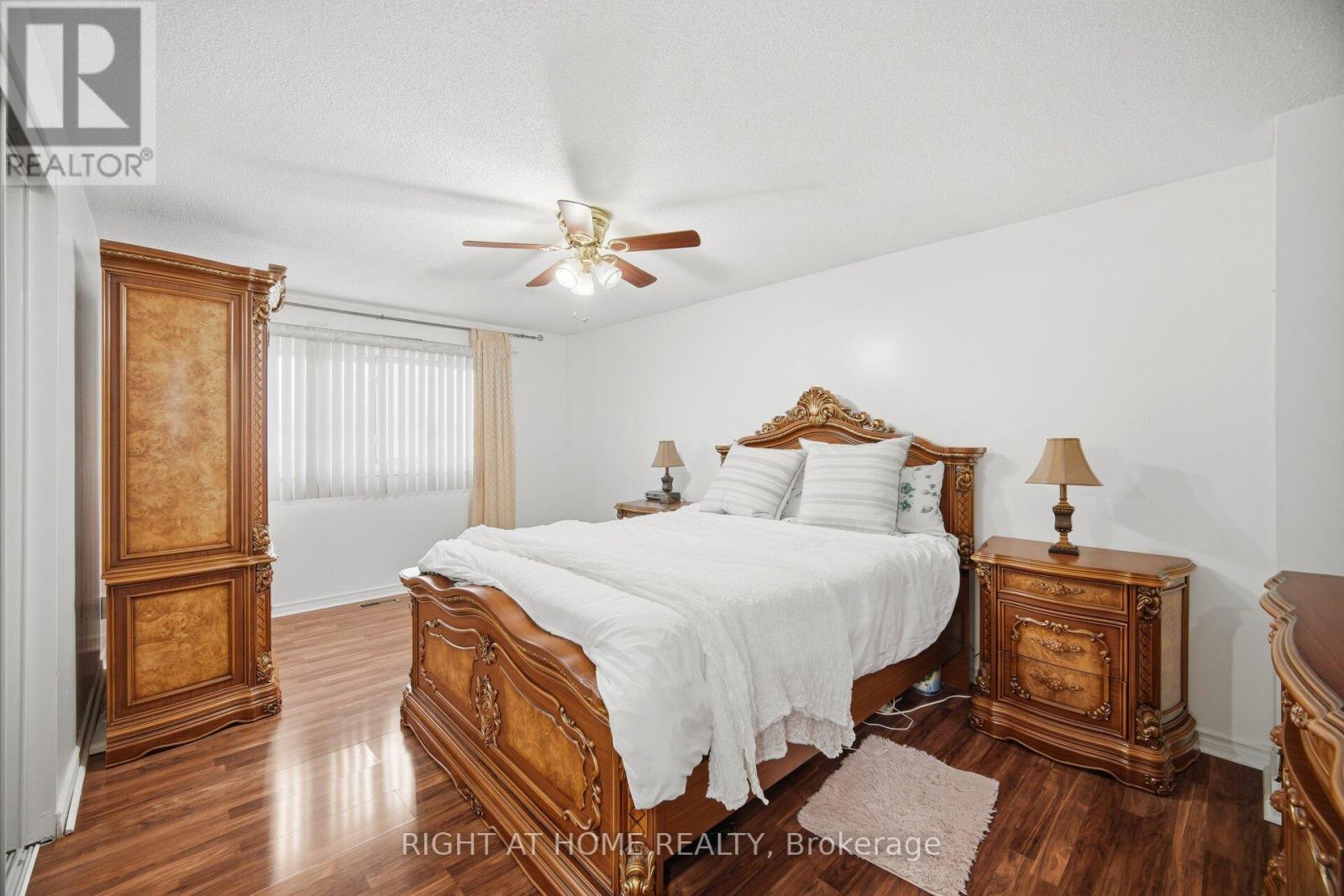 18 Mercedes Drive, Toronto, Ontario  M9V 4T5 - Photo 25 - W13139062