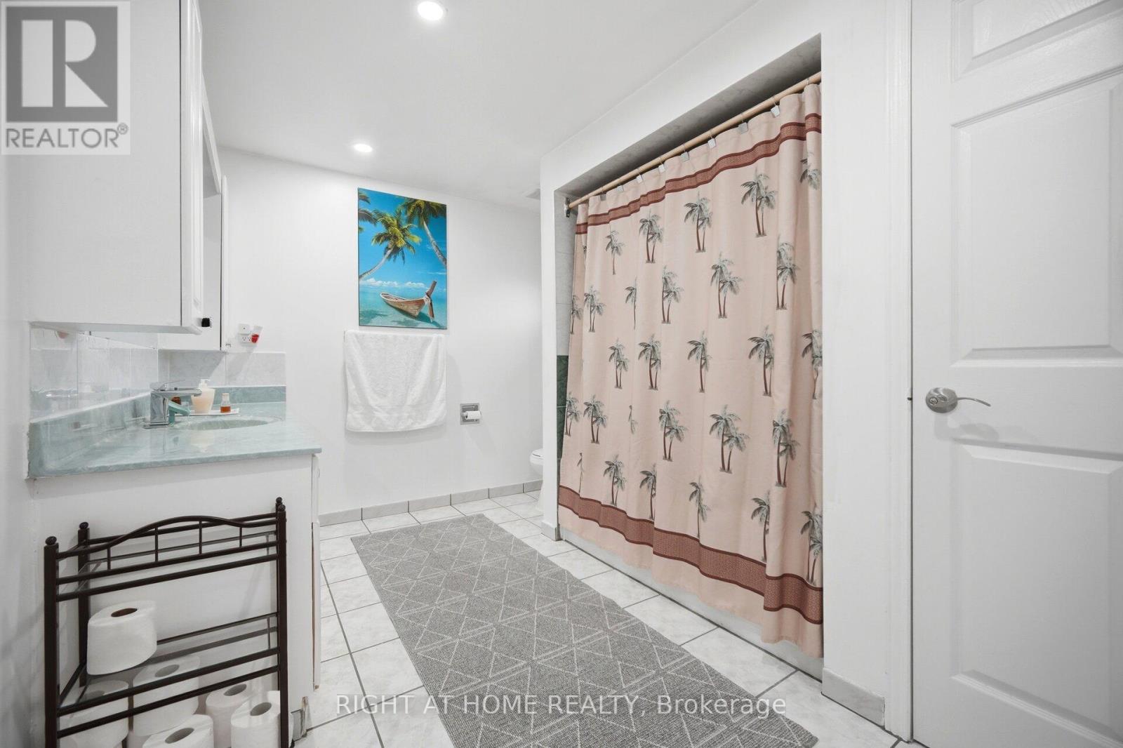 18 Mercedes Drive, Toronto, Ontario  M9V 4T5 - Photo 32 - W13139062