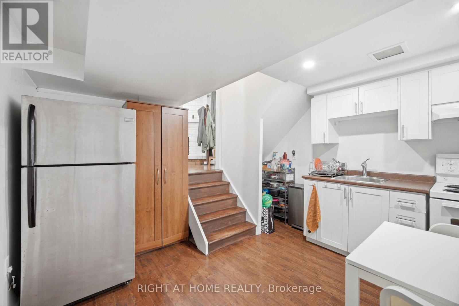 18 Mercedes Drive, Toronto, Ontario  M9V 4T5 - Photo 42 - W13139062