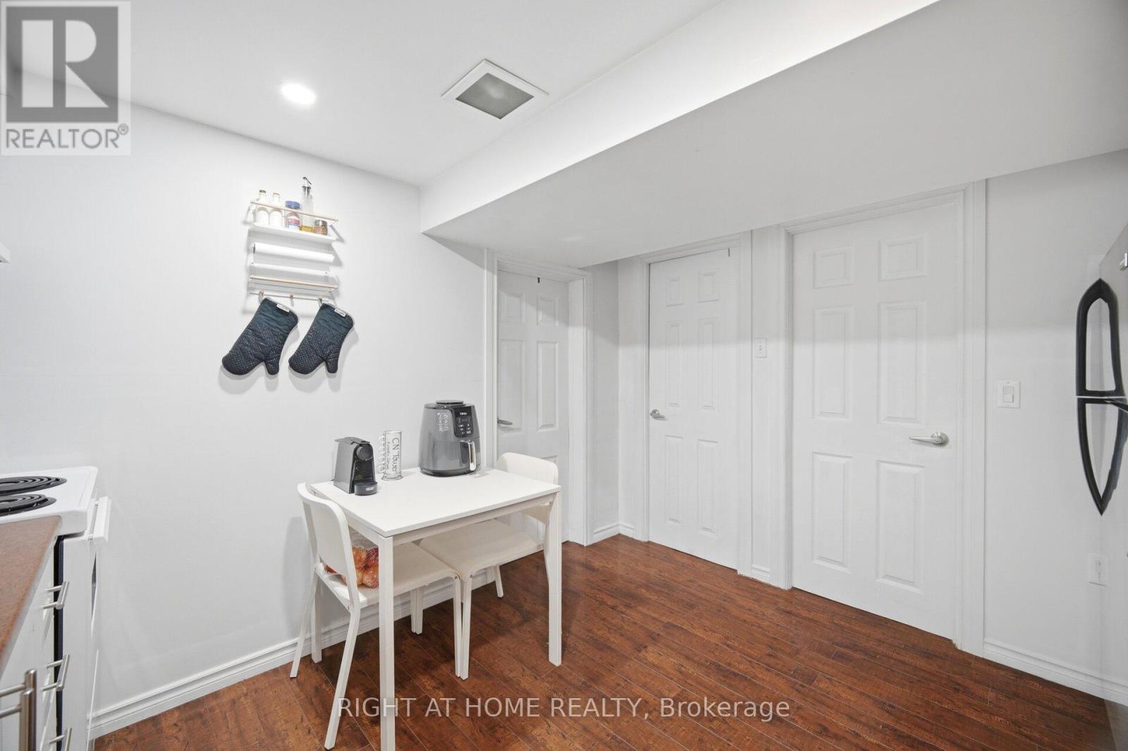 18 Mercedes Drive, Toronto, Ontario  M9V 4T5 - Photo 43 - W13139062