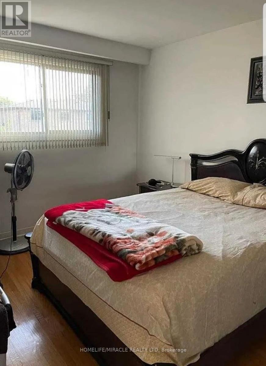 7274 Shallford Road, Mississauga, Ontario L4T 2P7 - Photo 8 - W13139070