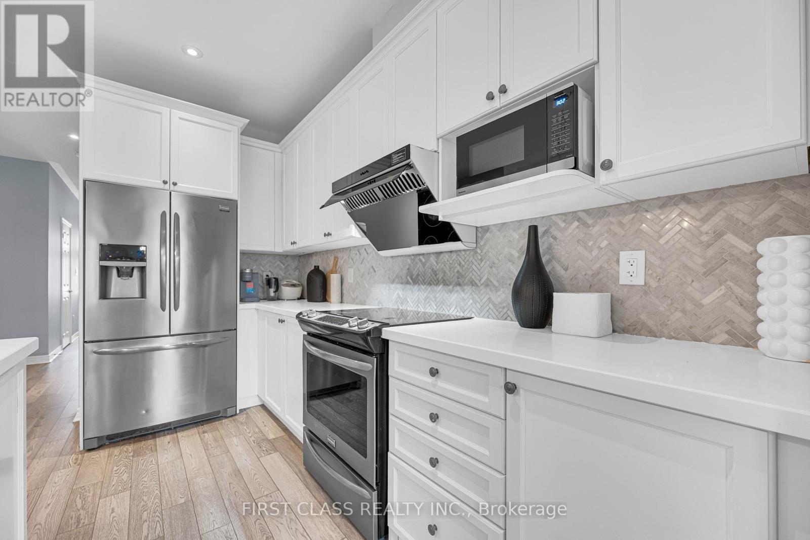 352 Leadwood Gate, Oakville, Ontario  L6M 0Z5 - Photo 5 - W13139088