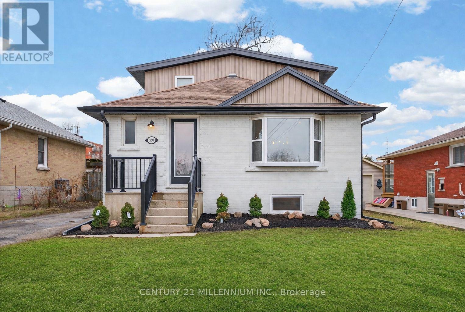 LOWER - 330 EAST 15TH STREET, Hamilton, Ontario