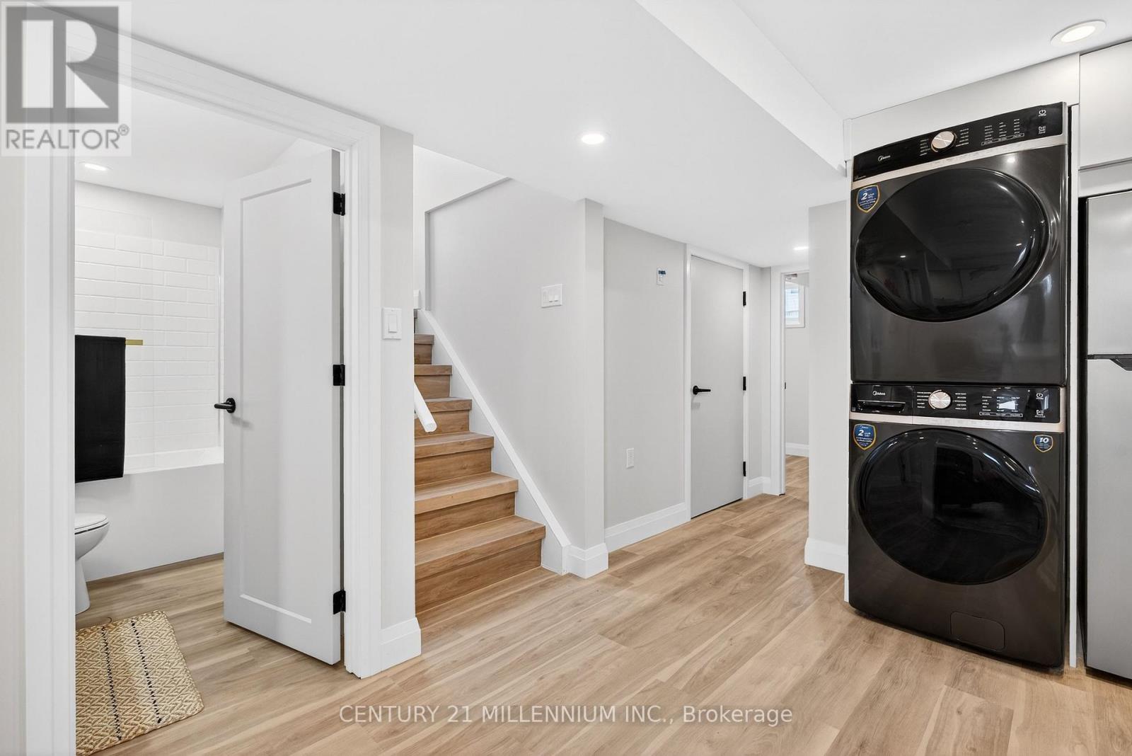 Lower - 330 East 15th Street, Hamilton, Ontario  L9A 4G5 - Photo 4 - X13139072