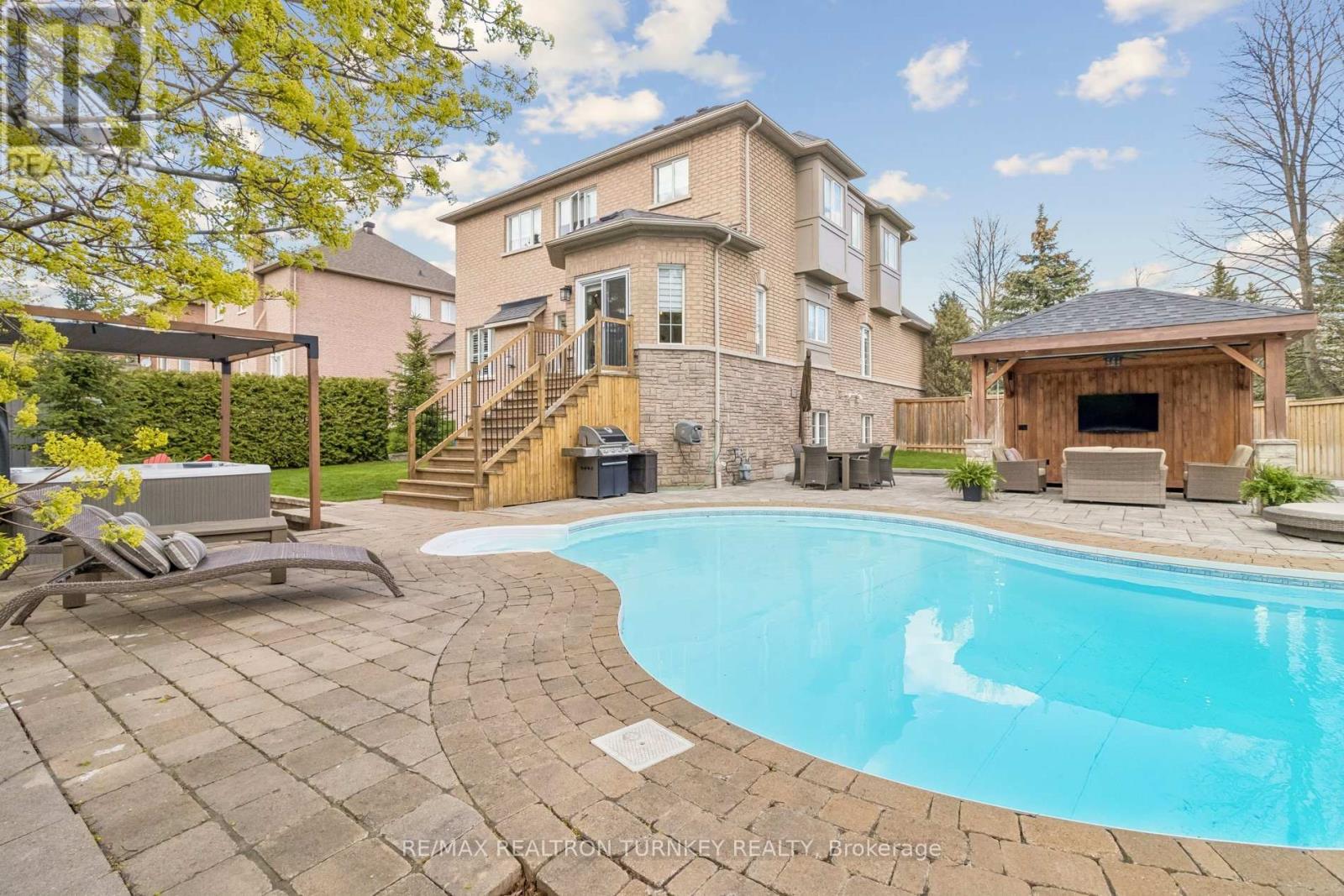 778 Quantra Crescent, Newmarket, Ontario  L3X 1M9 - Photo 2 - N13105104