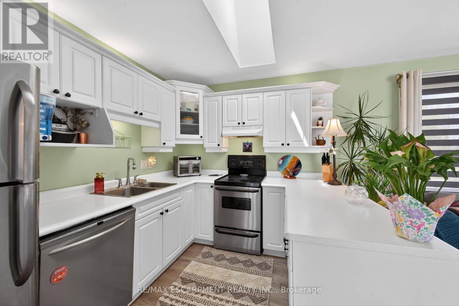 16 Wilcox Drive, Haldimand, Ontario  N0A 1L0 - Photo 10 - X12932124