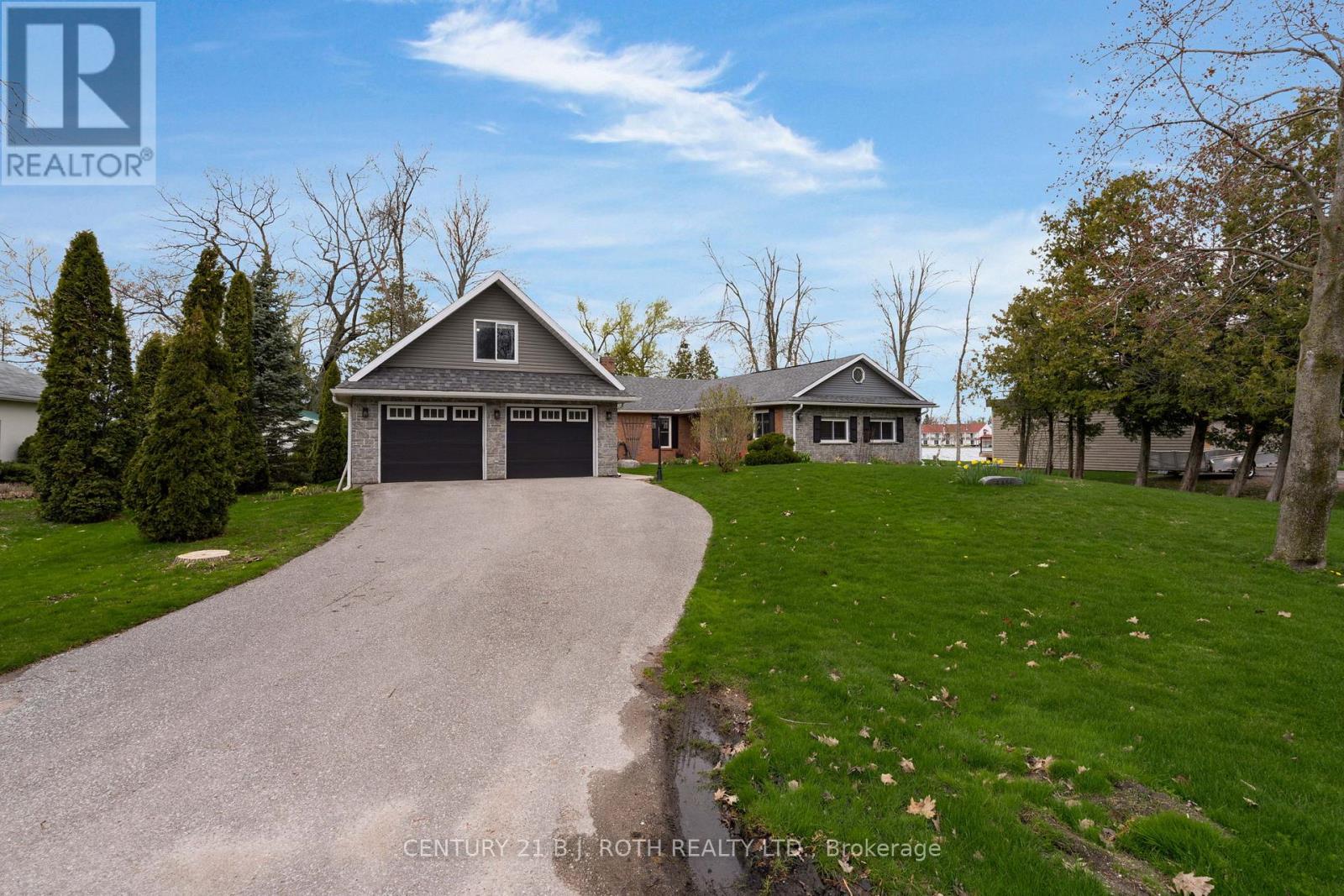 4486 Fern Resort Road, Ramara, Ontario  L3V 0Z1 - Photo 45 - S13130530