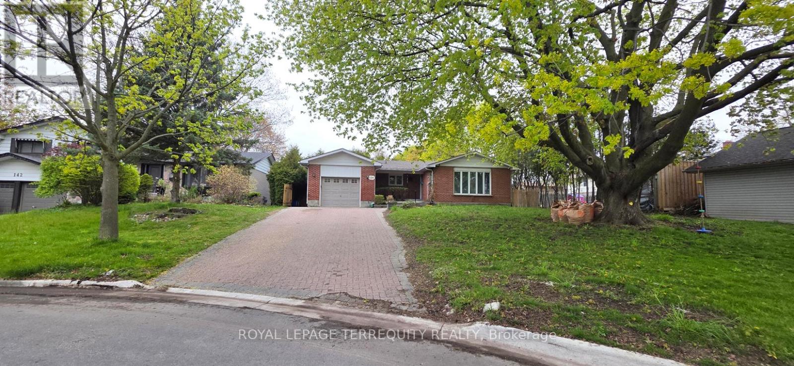 134 SWITZER DRIVE, Oshawa, Ontario