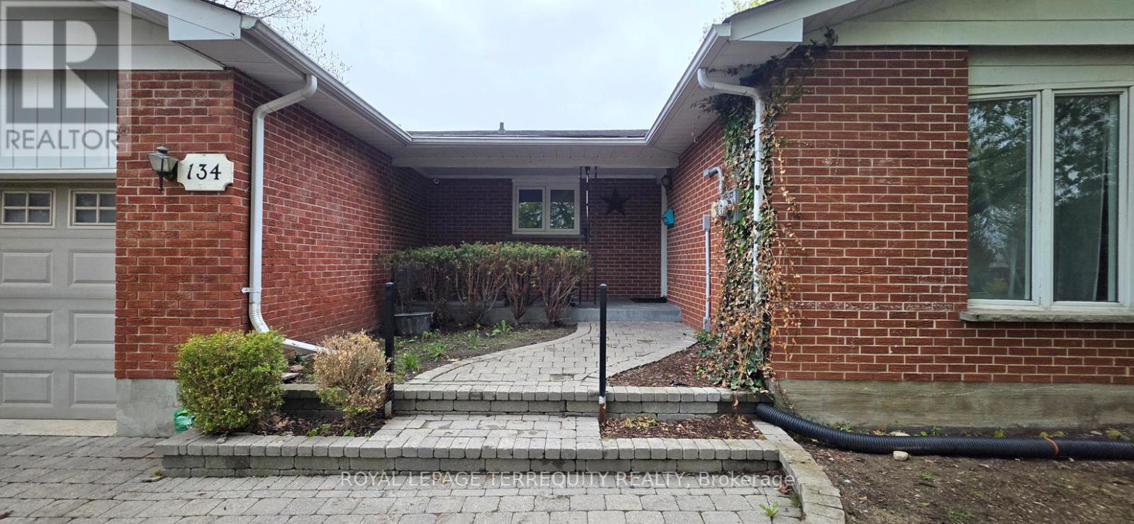 134 Switzer Drive, Oshawa, Ontario  L1G 3J7 - Photo 6 - E13139104