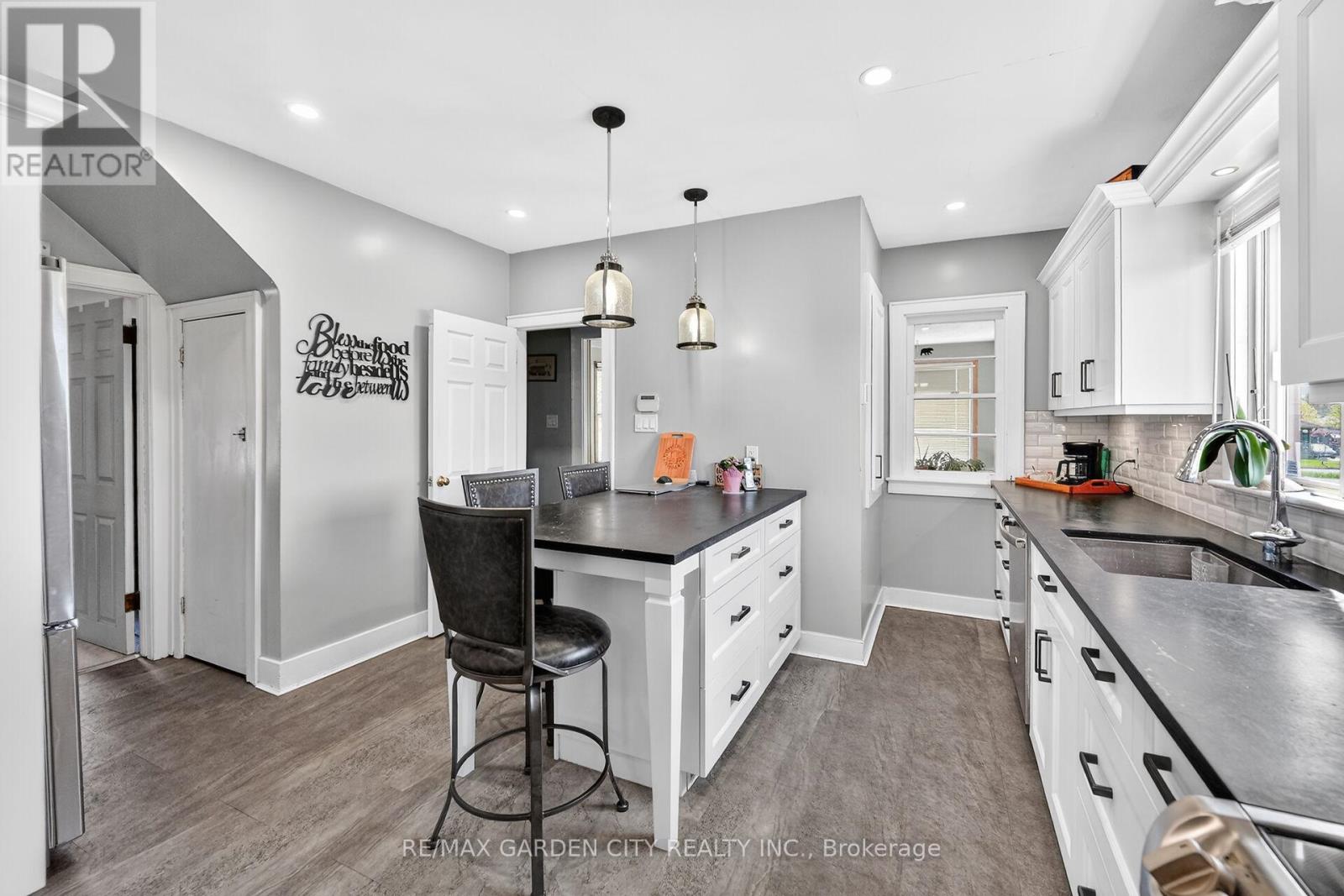 4 Peachdale Avenue, St. Catharines, Ontario  L2M 5M3 - Photo 9 - X13139120