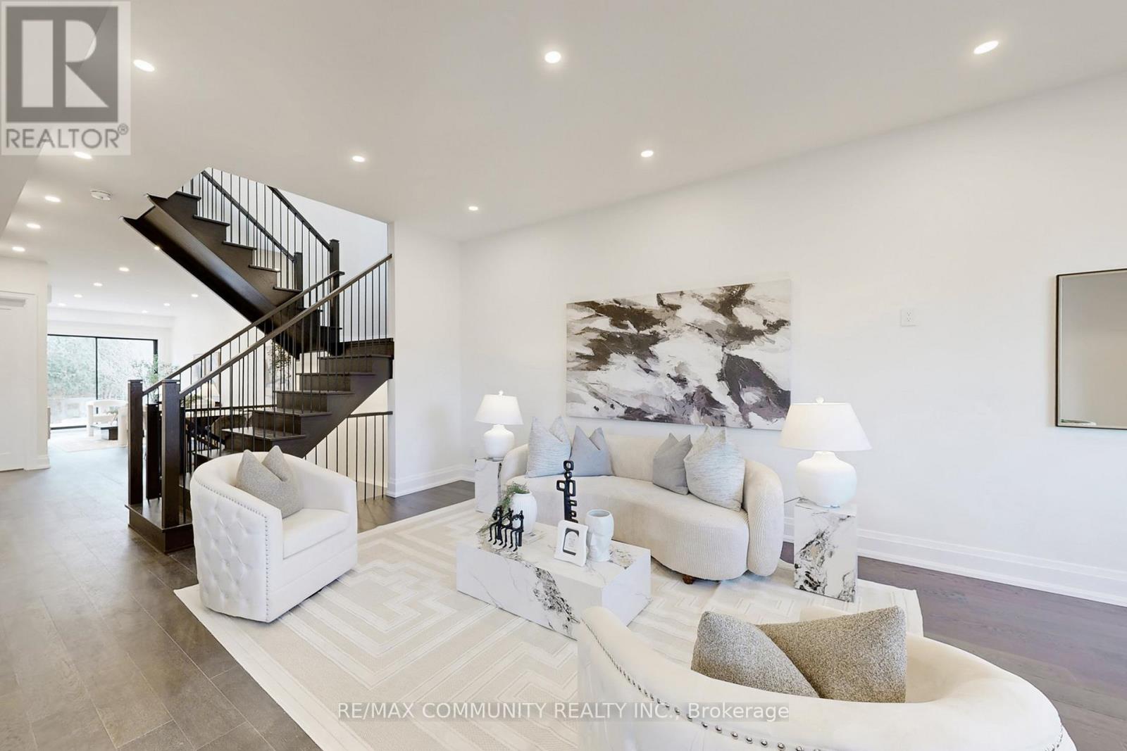 122 Marble Arch Crescent, Toronto, Ontario  M1R 1W9 - Photo 7 - E12656122