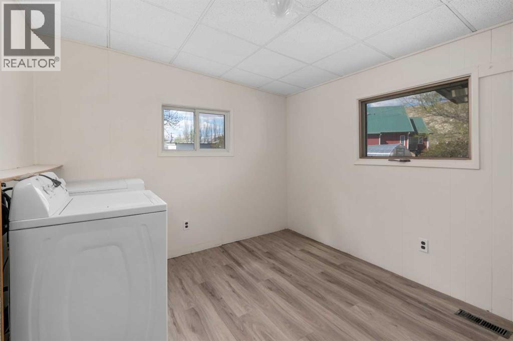 416 2 Avenue, Drumheller, Alberta  T0J 1B0 - Photo 8 - A2311125