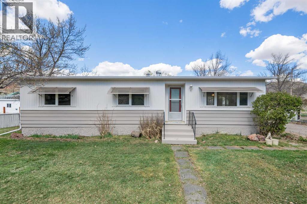 416 2 Avenue, Drumheller, Alberta