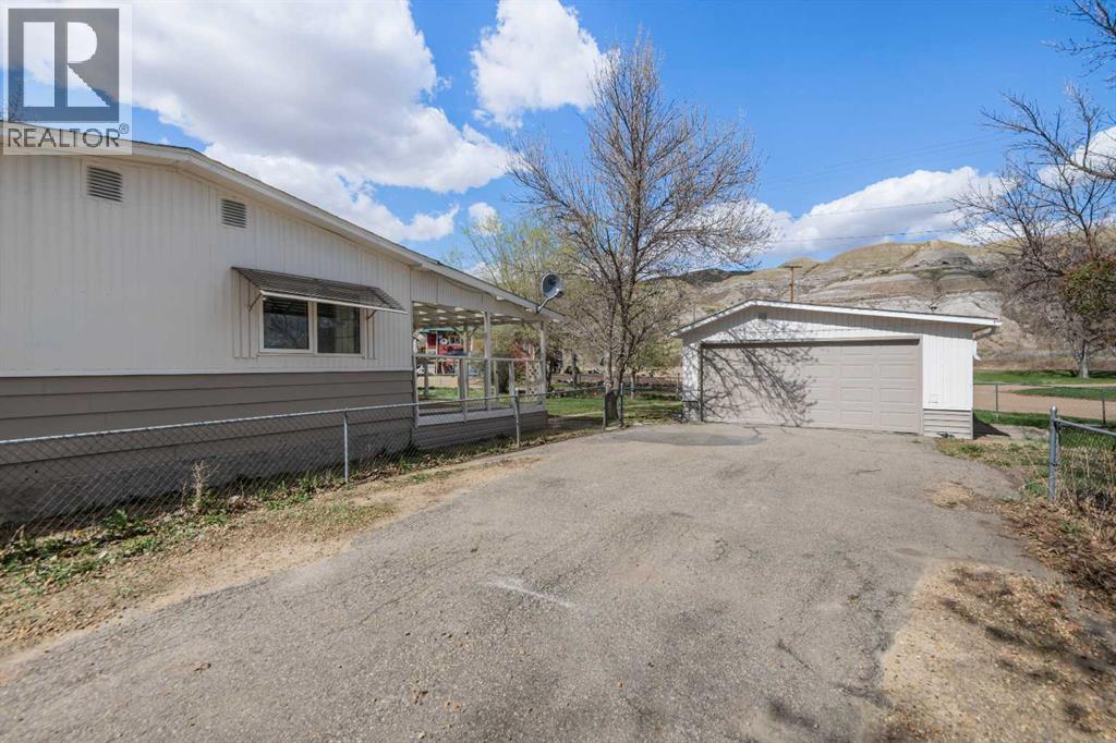 416 2 Avenue, Drumheller, Alberta  T0J 1B0 - Photo 35 - A2311125