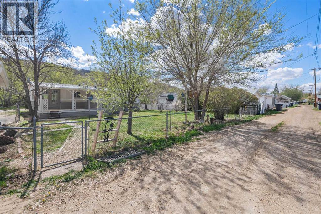 416 2 Avenue, Drumheller, Alberta  T0J 1B0 - Photo 39 - A2311125