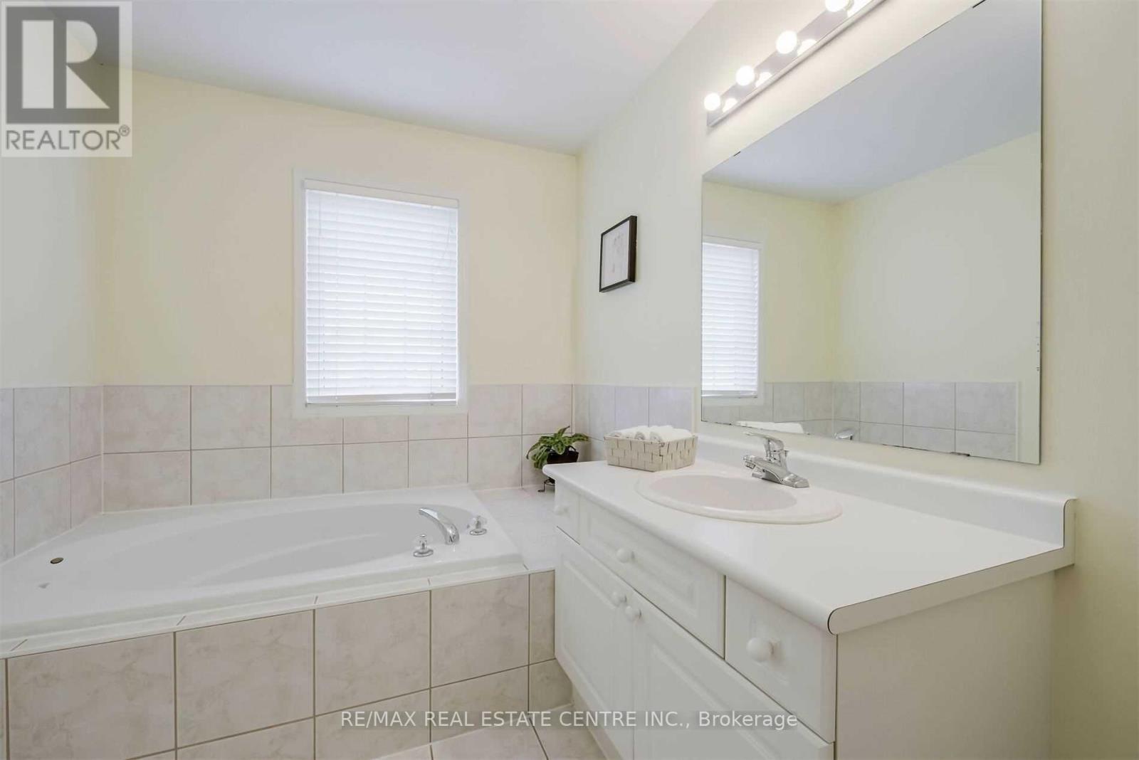 3071 Lavenham Place, Mississauga, Ontario L5M 6K3 - Photo 25 - W13139108